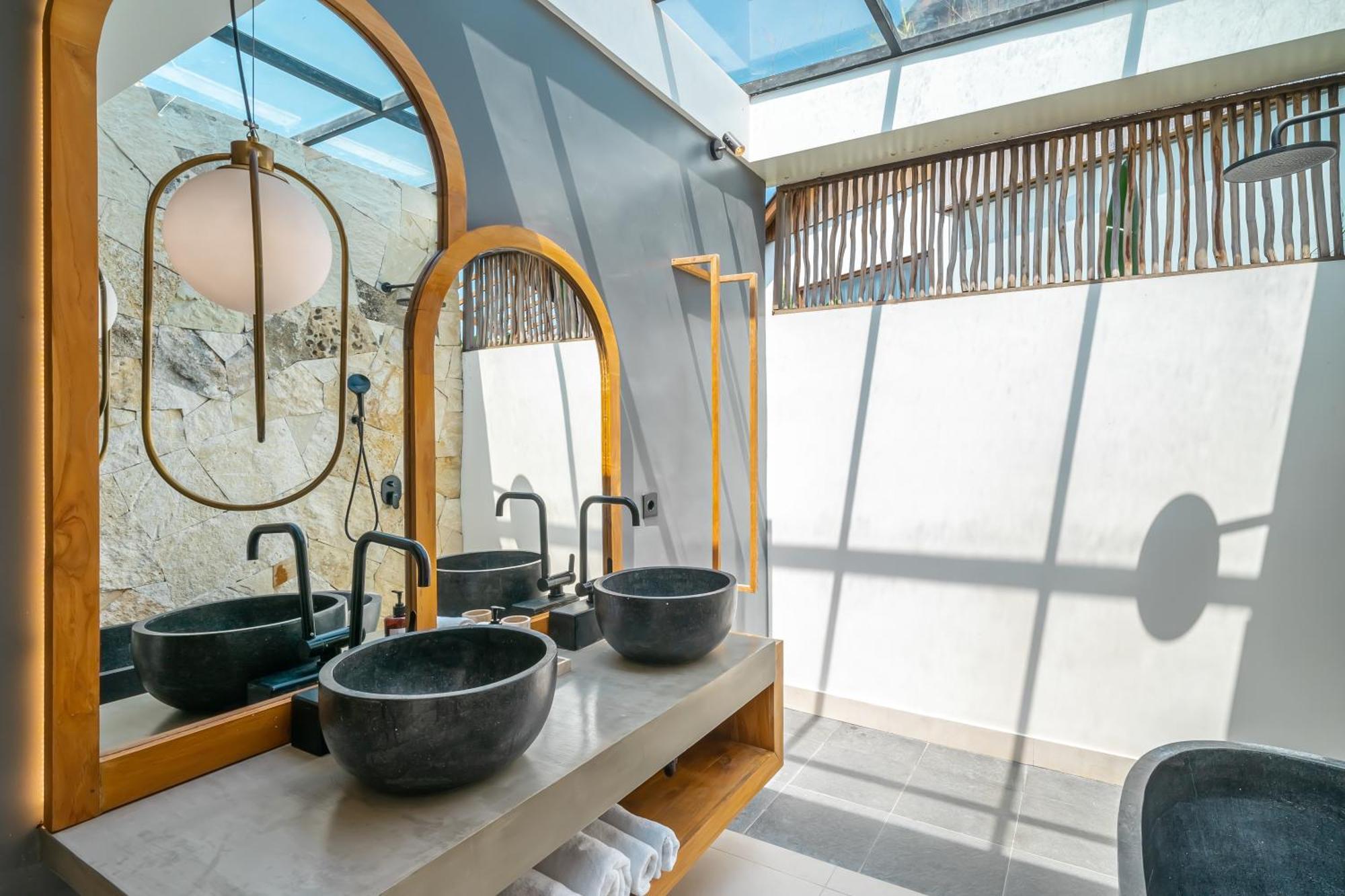 Villa Arunika - Stylish Tropical 2Br Villa Close To Nyanyi Beach! Selemadeg Eksteriør bilde